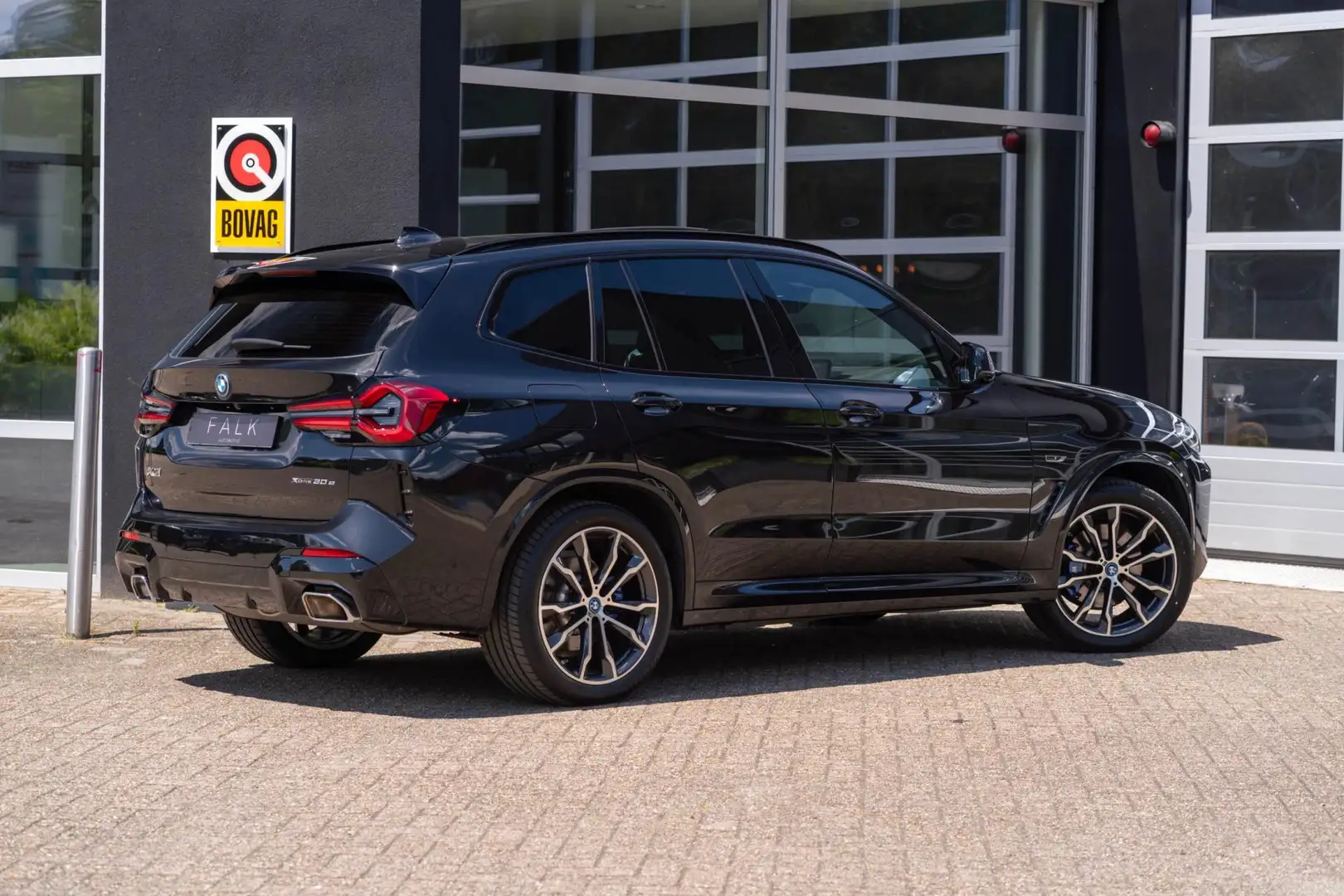BMW X3 XDrive30e High Executive MEMORY PANO M SPORT LASER Zwart - 2