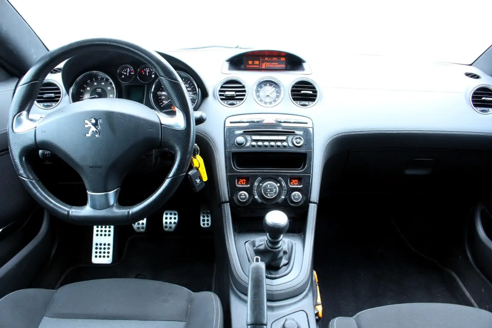 Peugeot RCZ 1.6 THP 157pk JBL BLUETH CRUISE PDC CLIMA '10 Šedá - 2