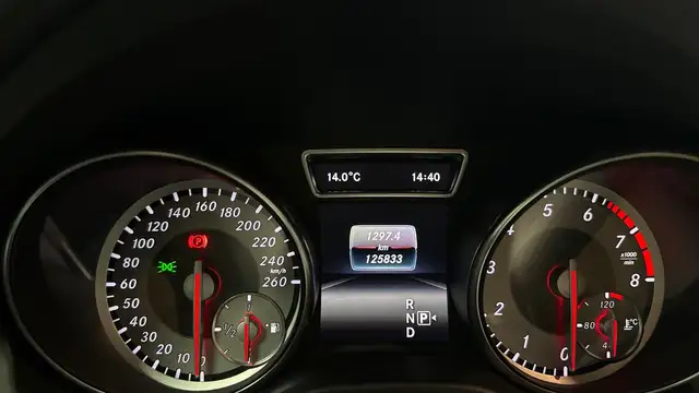 Mercedes-Benz GLA view 23