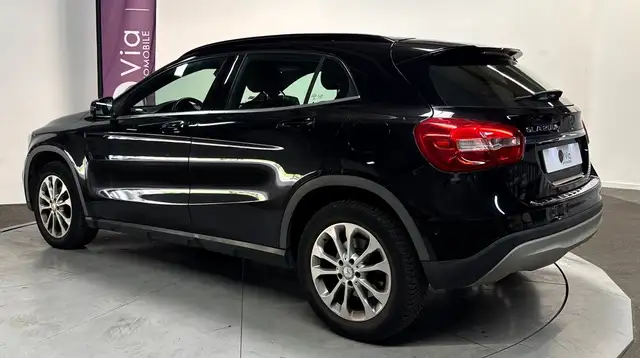 Mercedes-Benz GLA view 7