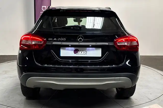 Mercedes-Benz GLA view 6