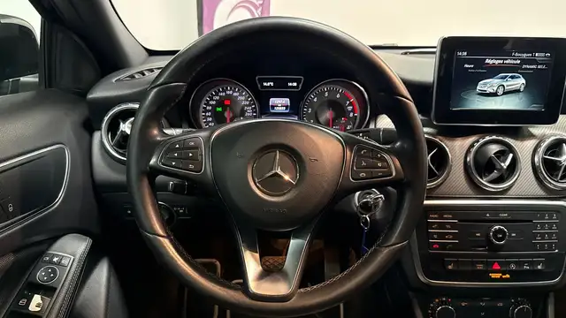 Mercedes-Benz GLA view 16