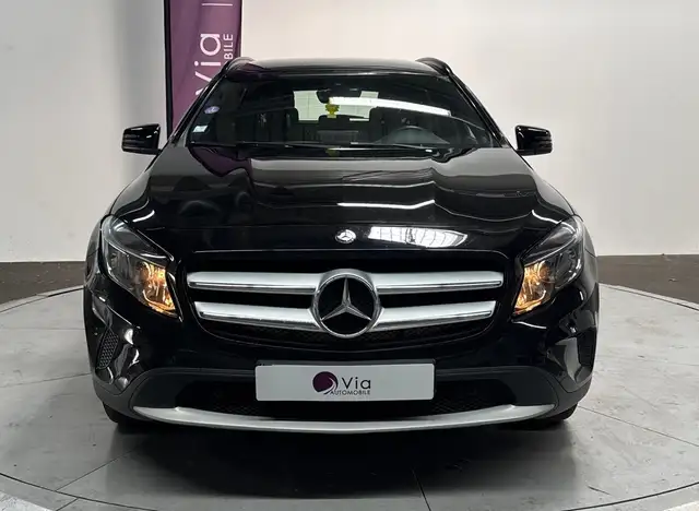 Mercedes-Benz GLA view 2
