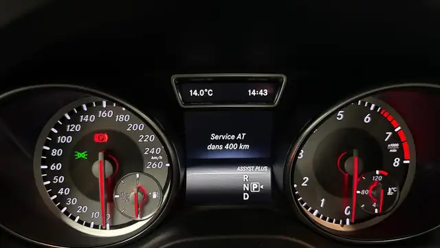 Mercedes-Benz GLA view 26