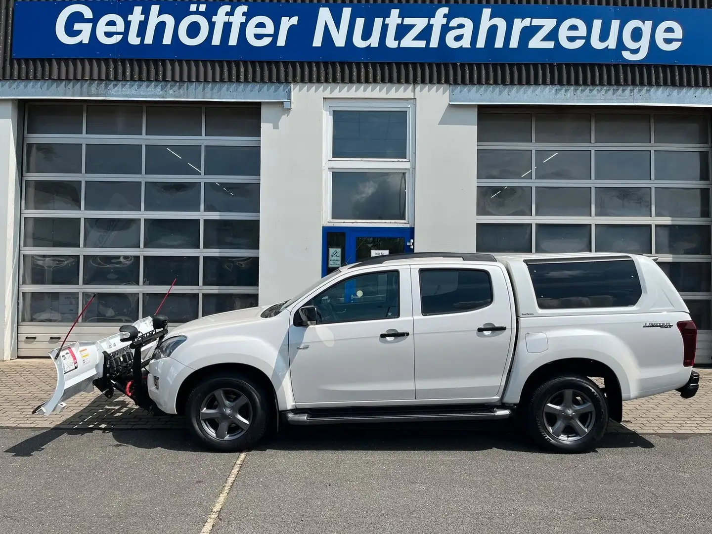 Isuzu D-Max Double Cab AT 2,5 LTD + Schneeschild + Weiß - 1
