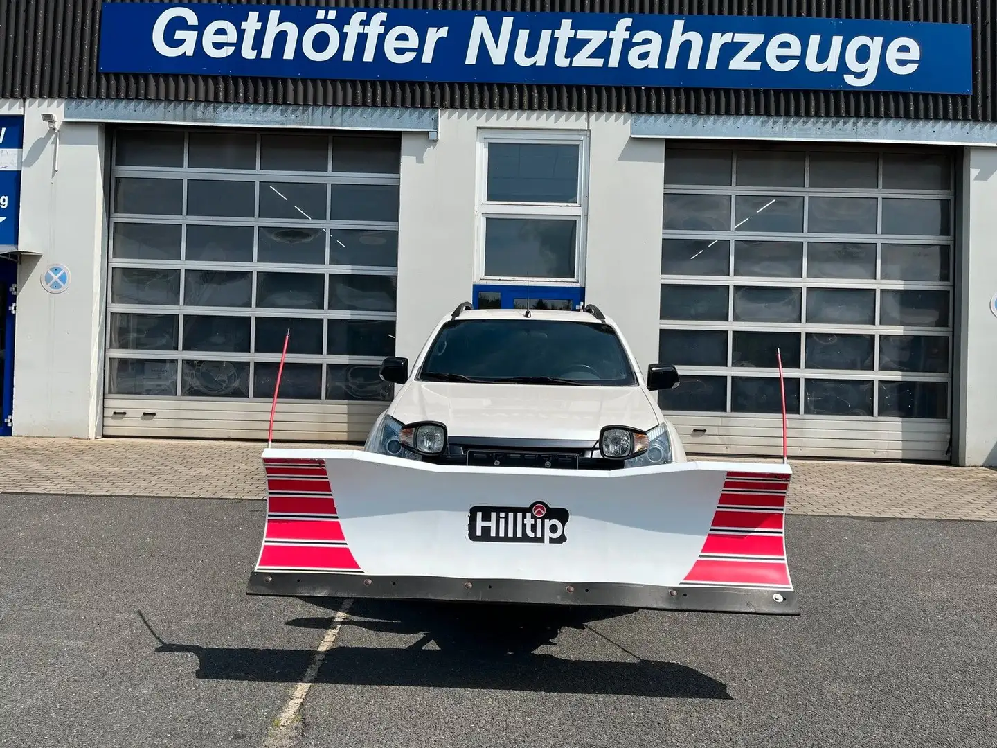 Isuzu D-Max Double Cab AT 2,5 LTD + Schneeschild + Weiß - 2