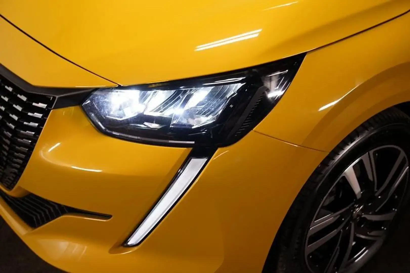 Peugeot 208 1.2 PureTech Allure*Kamera*LED*Sitzheizung* Gelb - 2