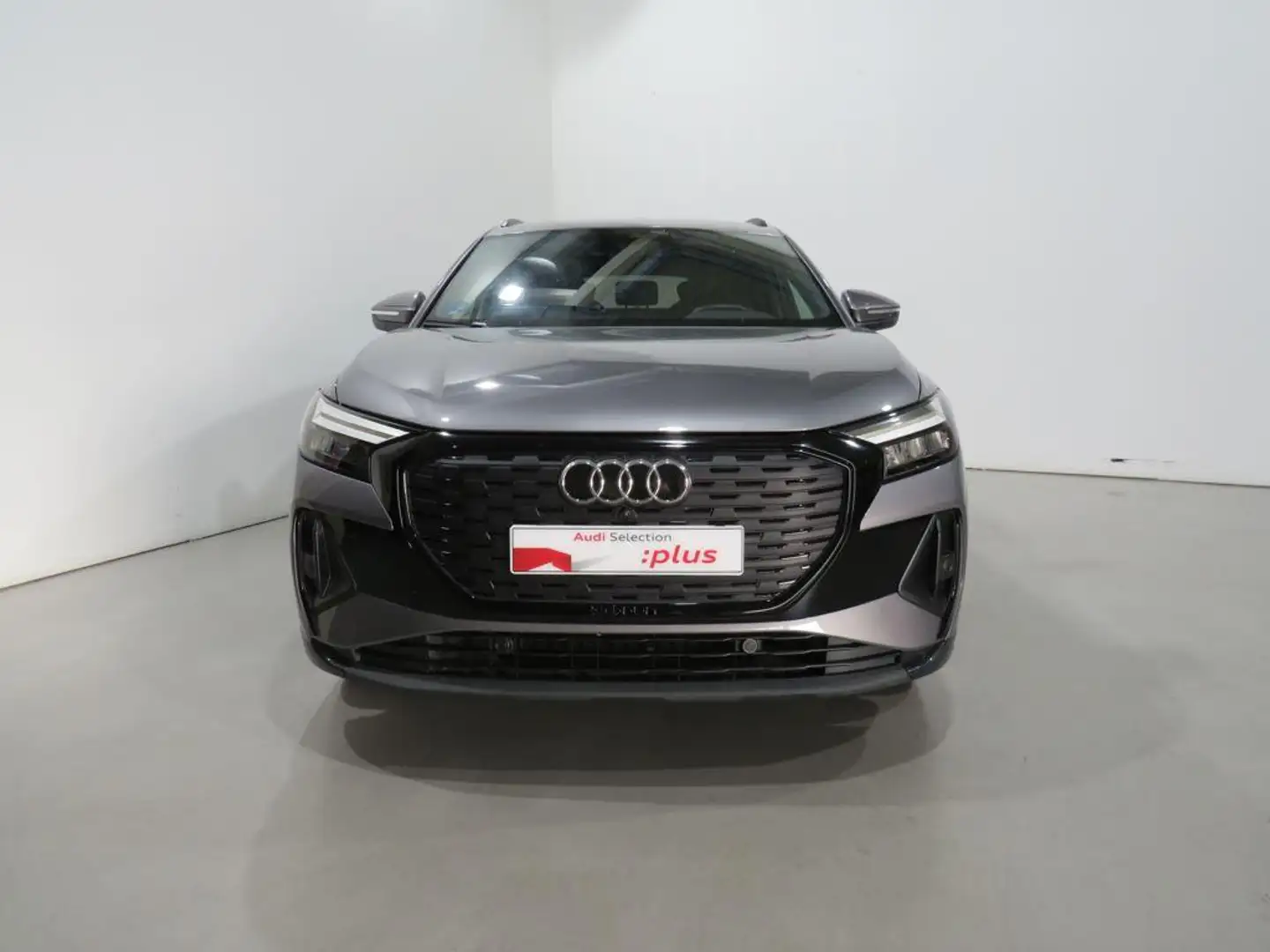 Audi Q4 e-tron 40 S Line 82KWh Grau - 2