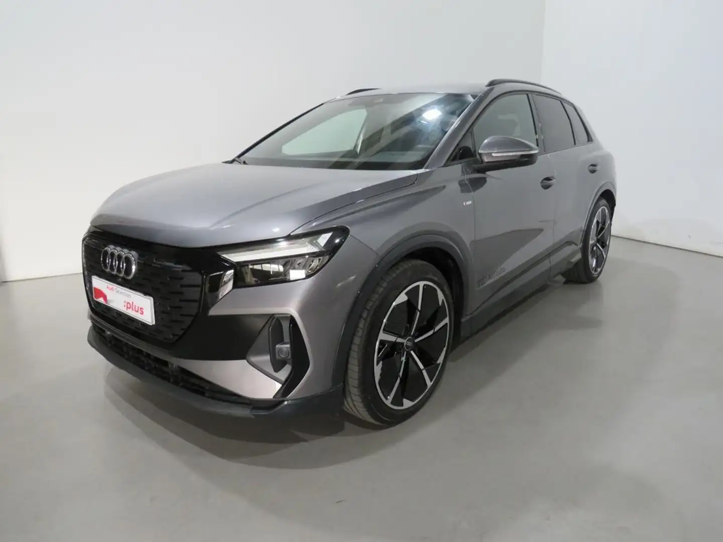 Audi Q4 e-tron 40 S Line 82KWh Grau - 1