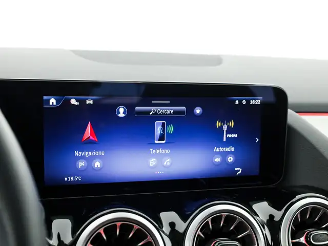Mercedes-Benz Gla view 13
