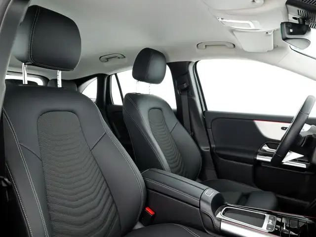 Mercedes-Benz Gla view 10
