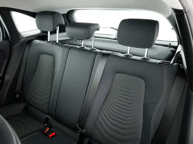 Mercedes-Benz Gla view 11