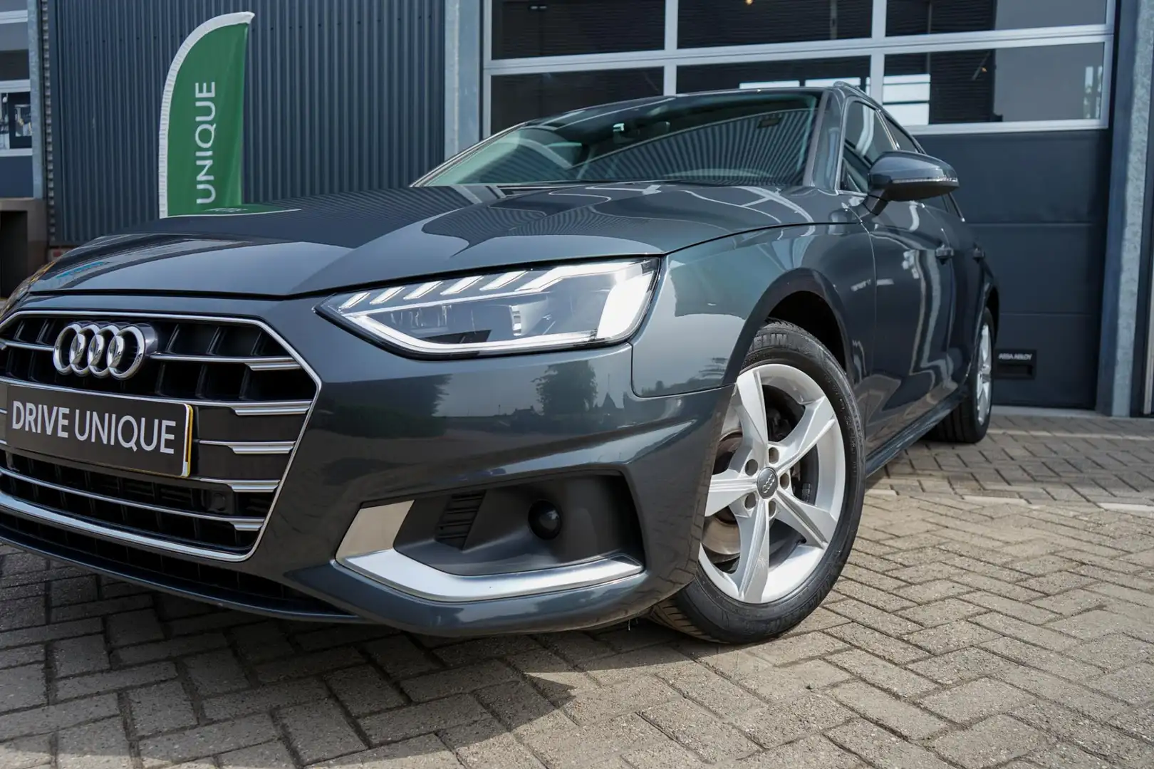 Audi A4 Avant 35 TFSI Launch edition | Apple Carplay | LED Gris - 2