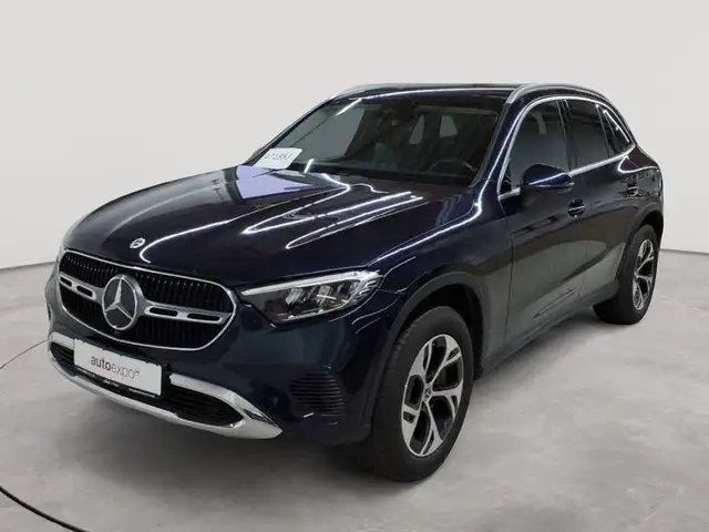 Mercedes-Benz GLC view 2