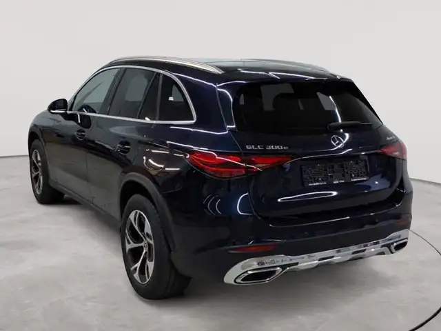 Mercedes-Benz GLC view 5