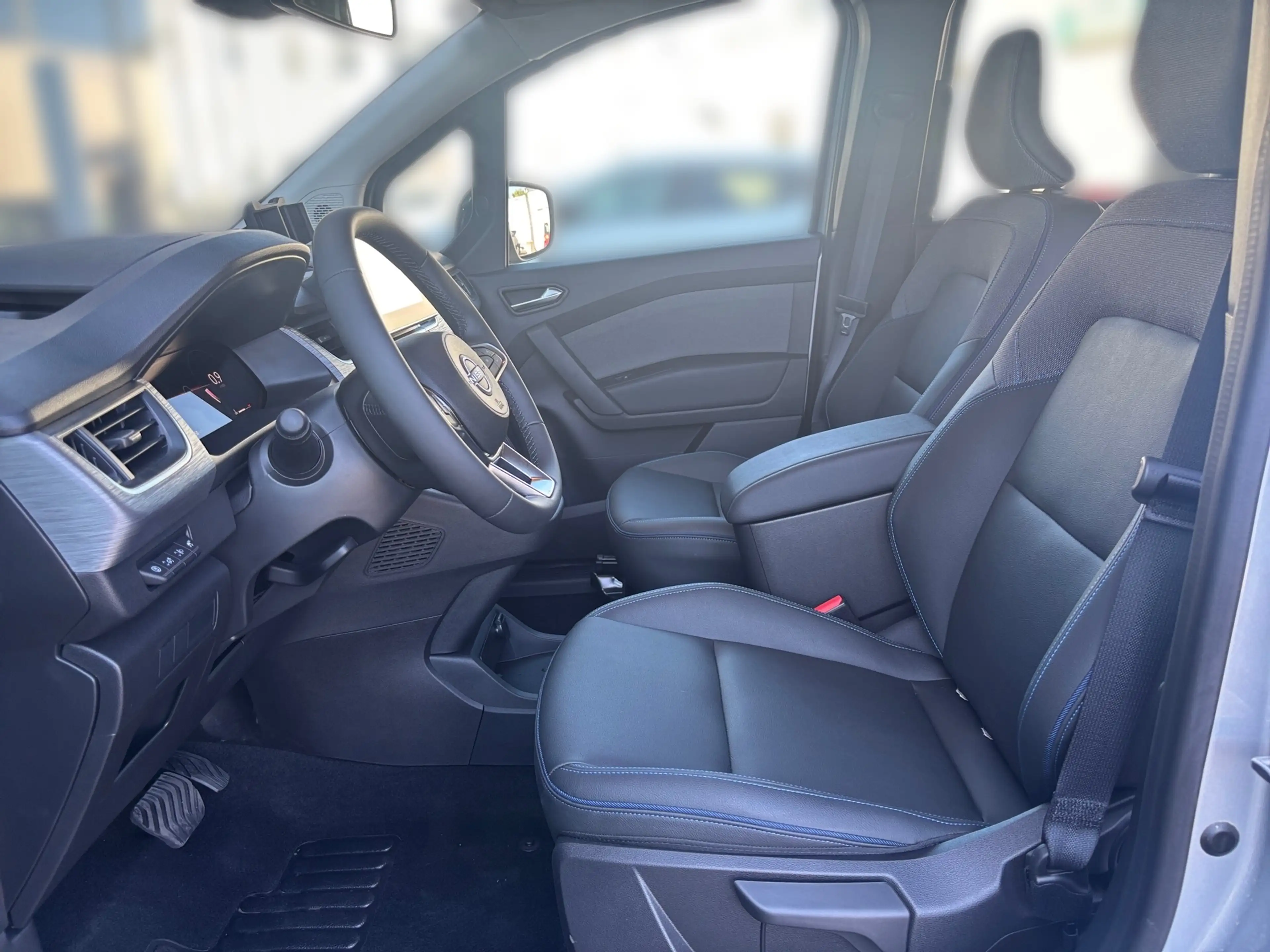 Nissan Townstar TOWNSTAR Evalia Tekna 1.3 DIG-T DCT L2 5-Sitzer Rollstuhlumbau — photo 9
