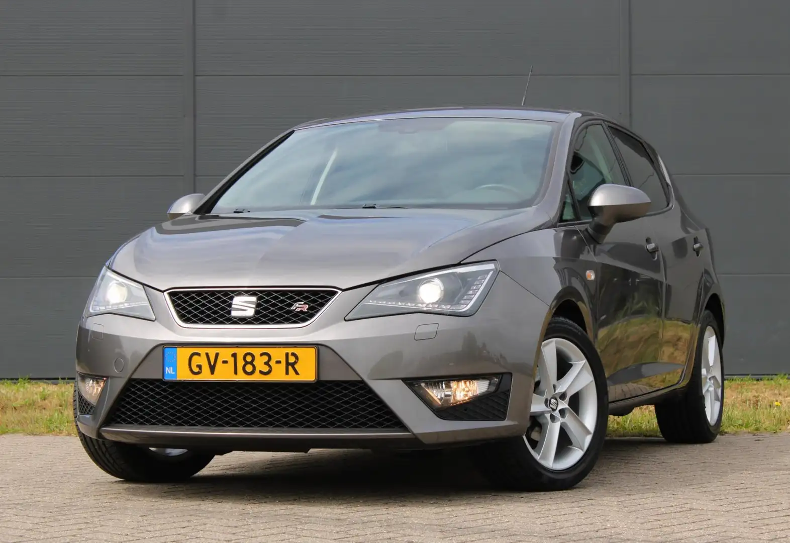 SEAT Ibiza 1.2 TSI FR Climate Cruise LED Grigio - 2