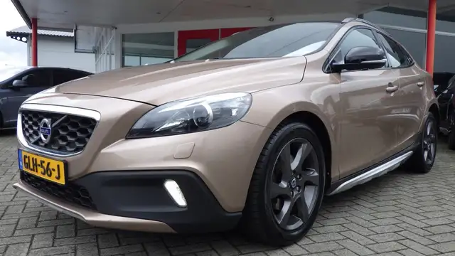 Volvo V40 Cross Country CROSS COUNTRY1.6 T4 automaat 180PK NW DISTRIBUTIE