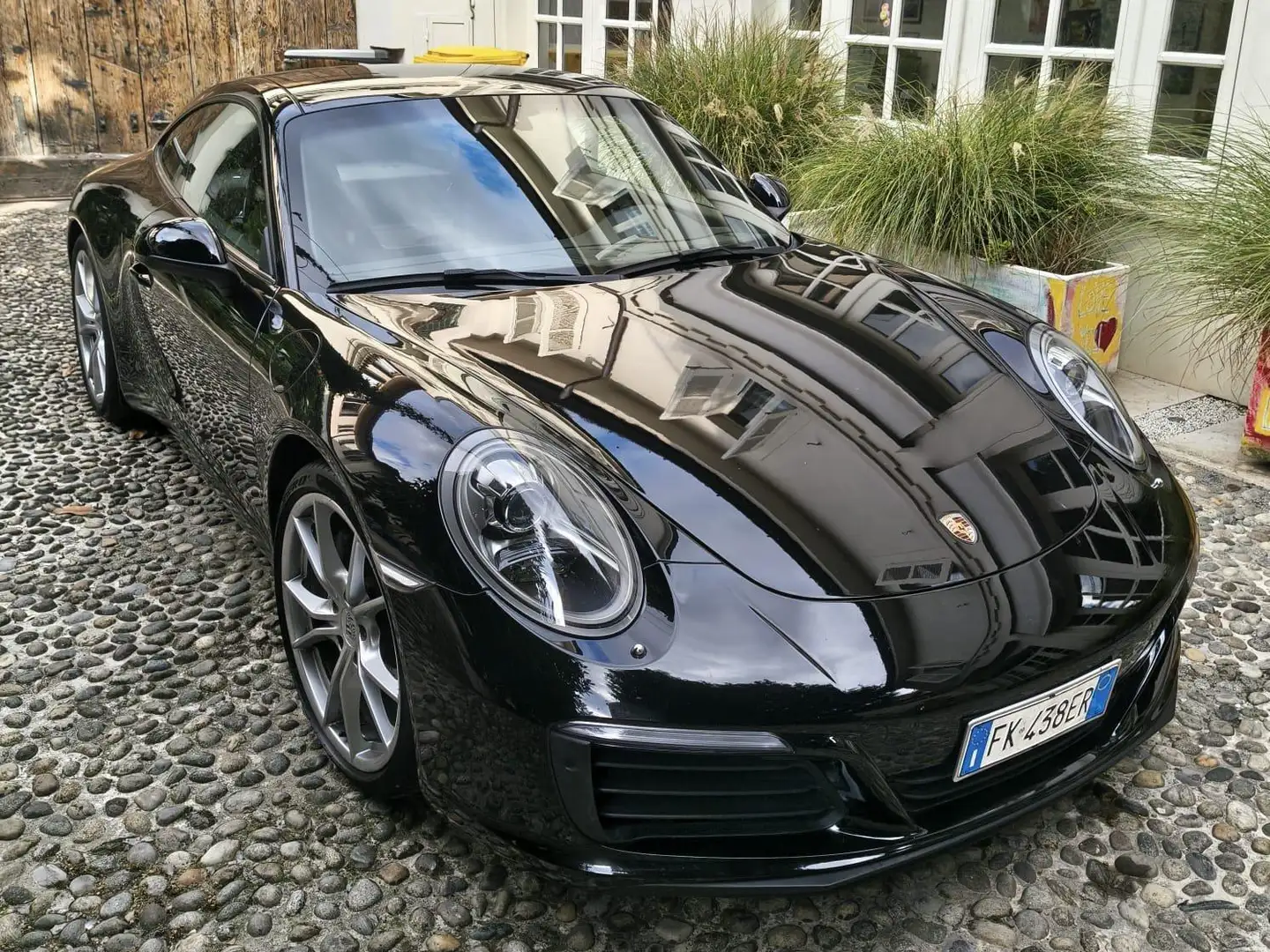 Porsche 911 Carrera Nero - 2
