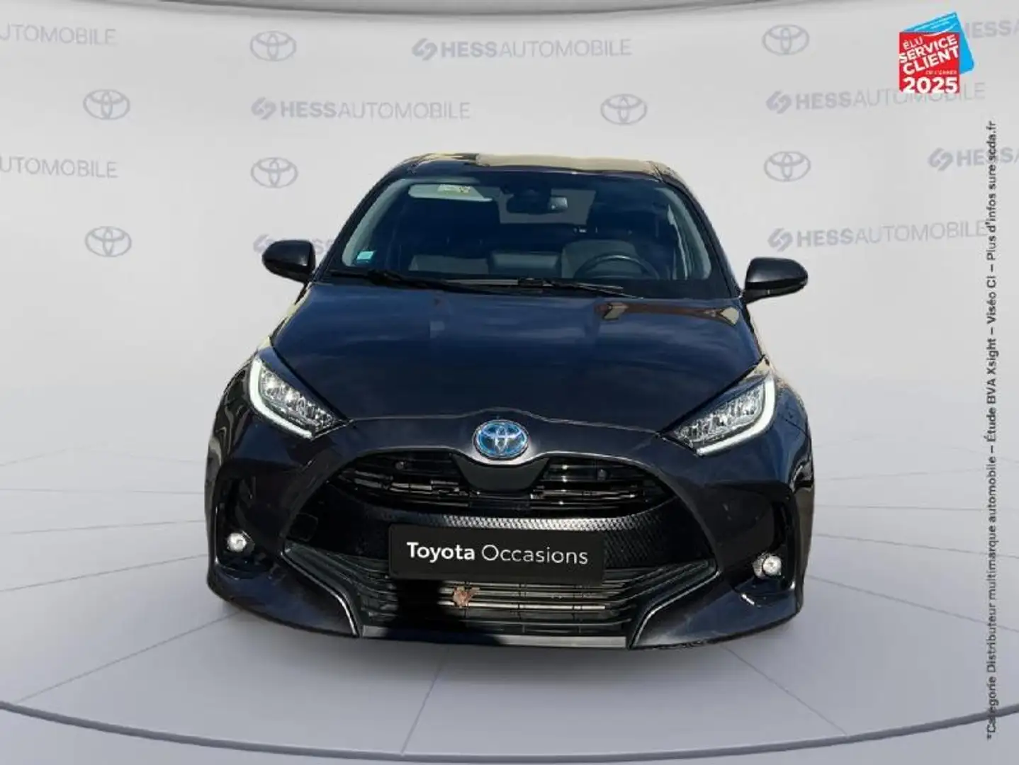 Toyota Yaris 116h Design 5p MY21 Gris - 2