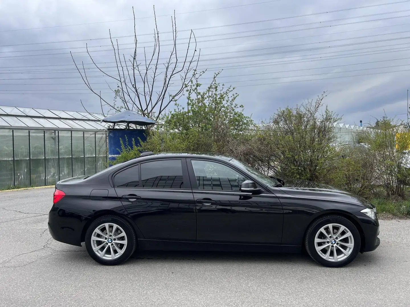 BMW 318 2.0 Diesel * viele EXTRAS* Pickerl NEU SR&WR 1.Bes Schwarz - 2