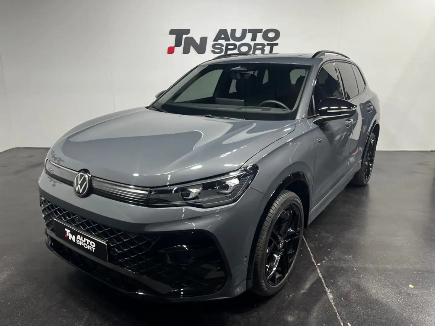 Volkswagen Tiguan 2.0TDI R-Line 4Motion DSG 142kW Grau - 1
