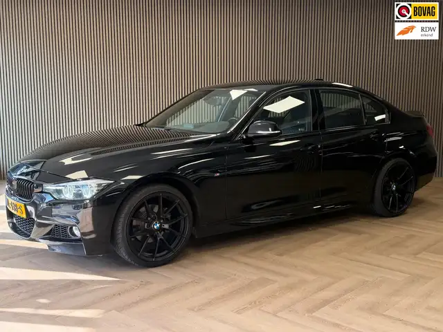 BMW 318 3-serie 318i M Sport Edition AUT. LEDER NAVIGATIE