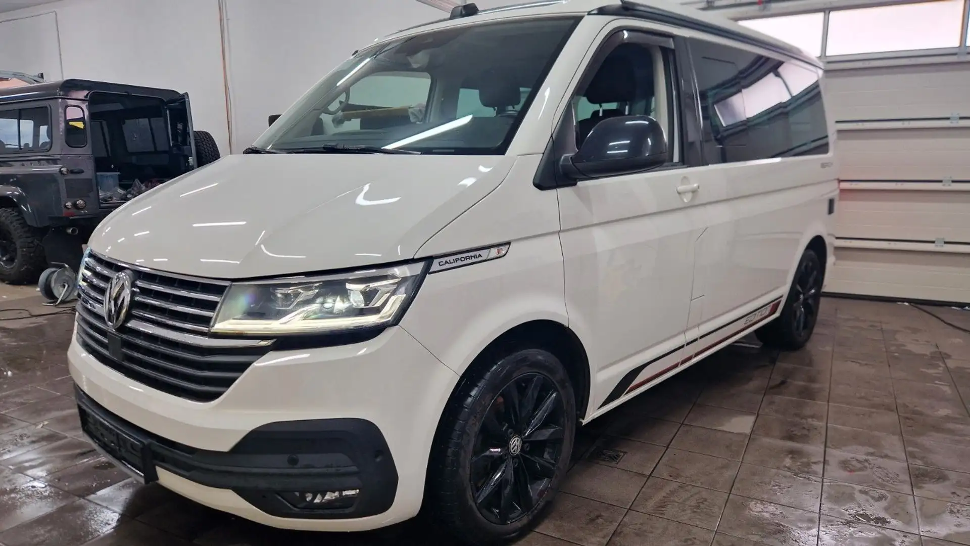 Volkswagen T6 California T6.1 California California Beach Camper Editon Bílá - 1