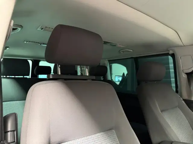 Volkswagen Transporter view 14