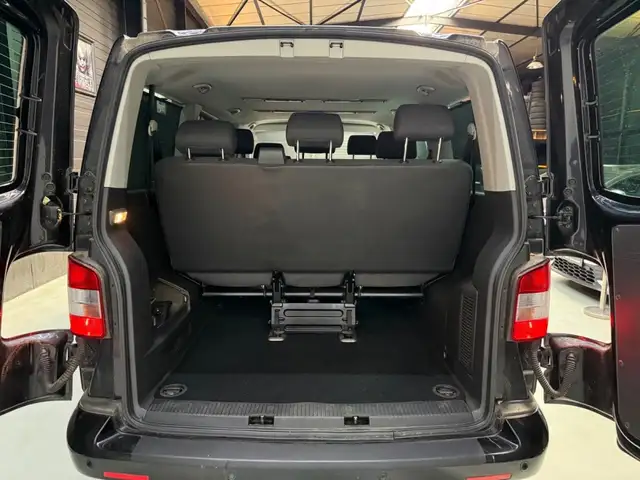 Volkswagen Transporter view 10