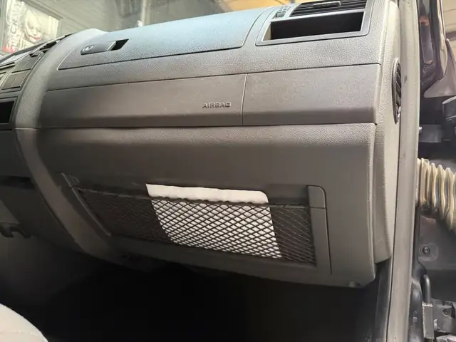 Volkswagen Transporter view 27