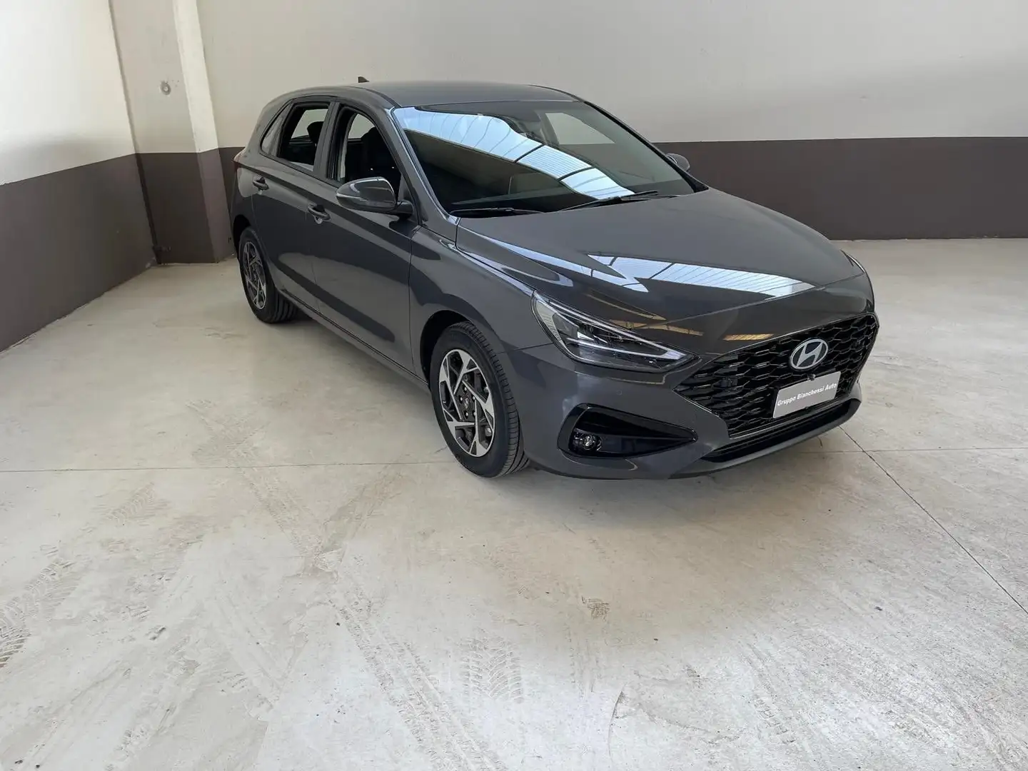 Hyundai i30 1.0 T-GDI DCT 48V 5 porte Business Gri - 2