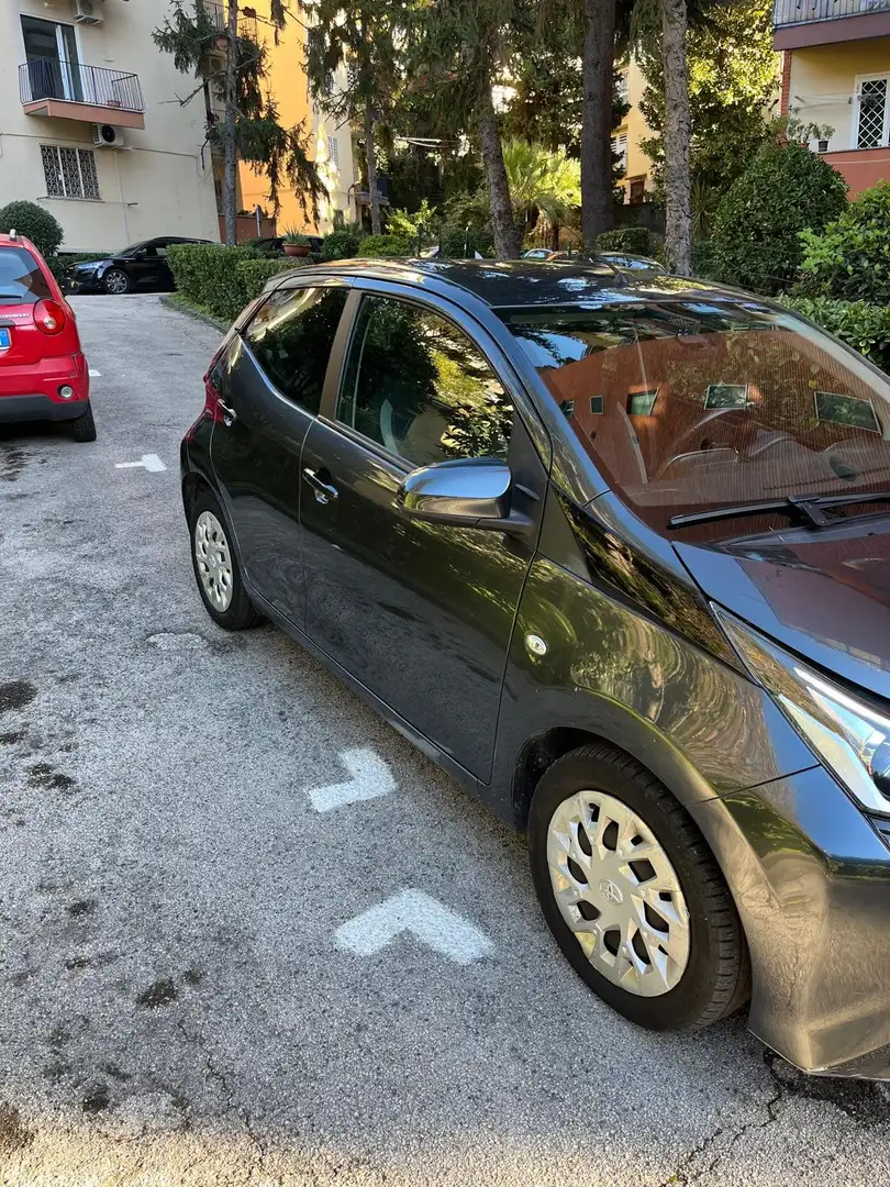 Toyota Aygo Aygo 5p 1.0 x-play tss m-mt Szary - 2