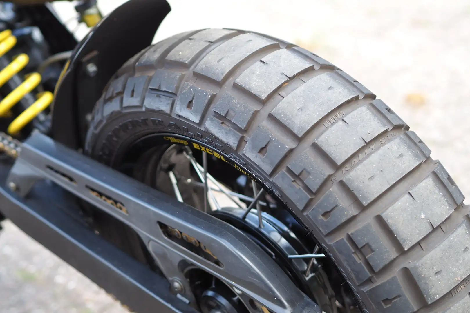 Suzuki DR Big 800s Zwart - 2