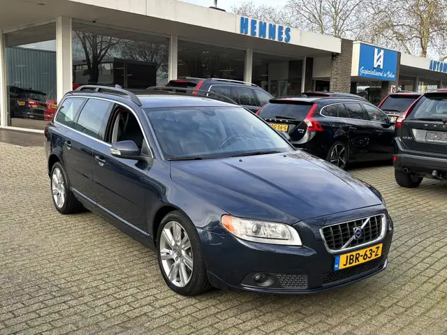 Volvo V70 2.5T 231pk Aut6 Momentum Xenon Bluetooth