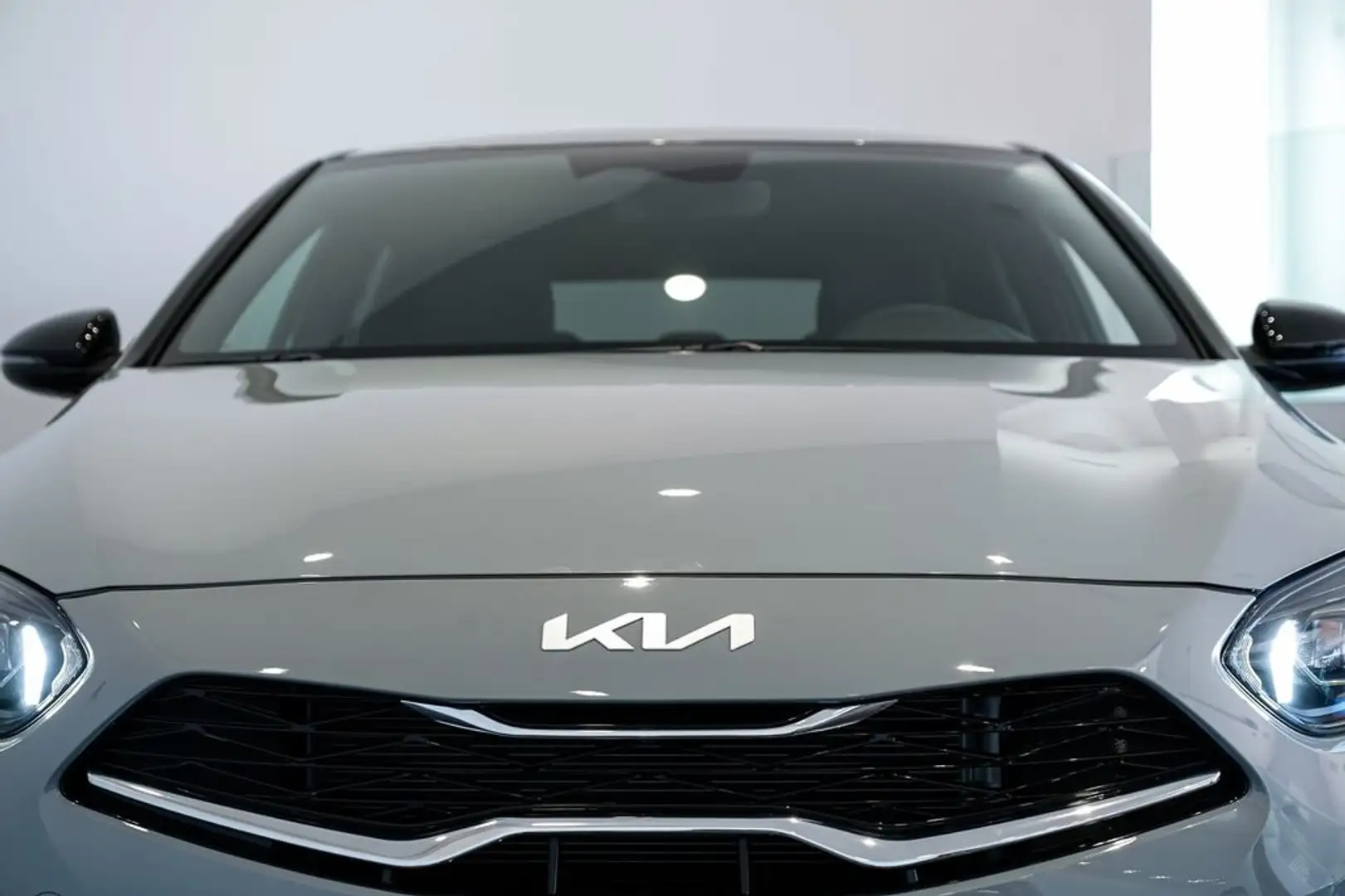 Kia Ceed / cee'd 100CV Style Edition Gris - 2