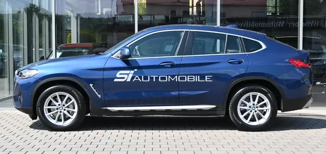 BMW X4 view 2