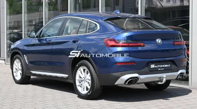 BMW X4 view 3