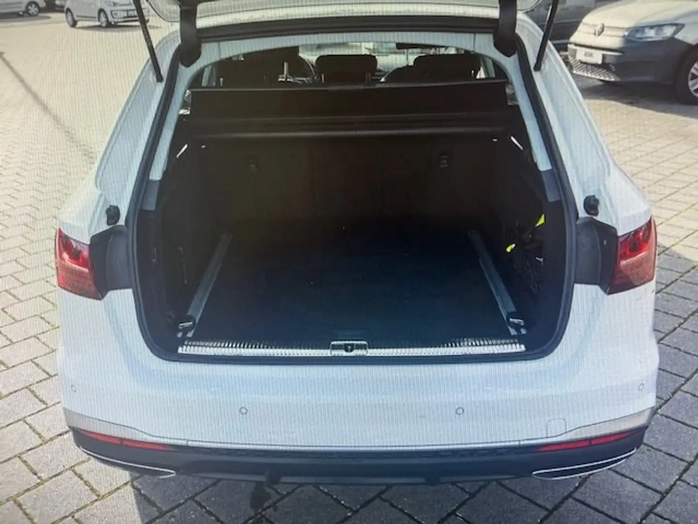 Audi A4 2,0 TDI 163 CV s line VIRTUAL+ LED+MATRIX+SPORT Blanco - 2