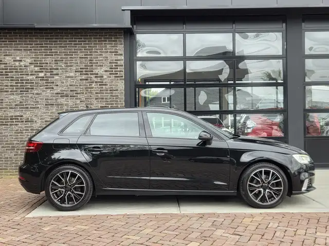 Audi A3 view 7