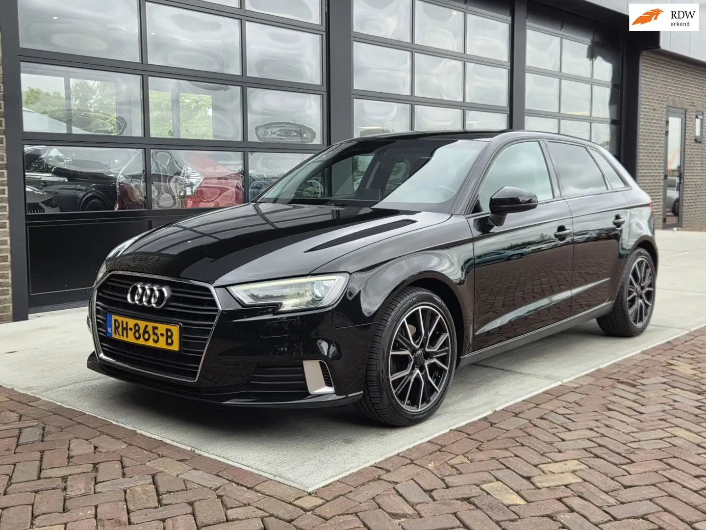 Audi A3 Sportback 2.0 TDI Design Pro Line DSG Aut | Leder Zwart - 1