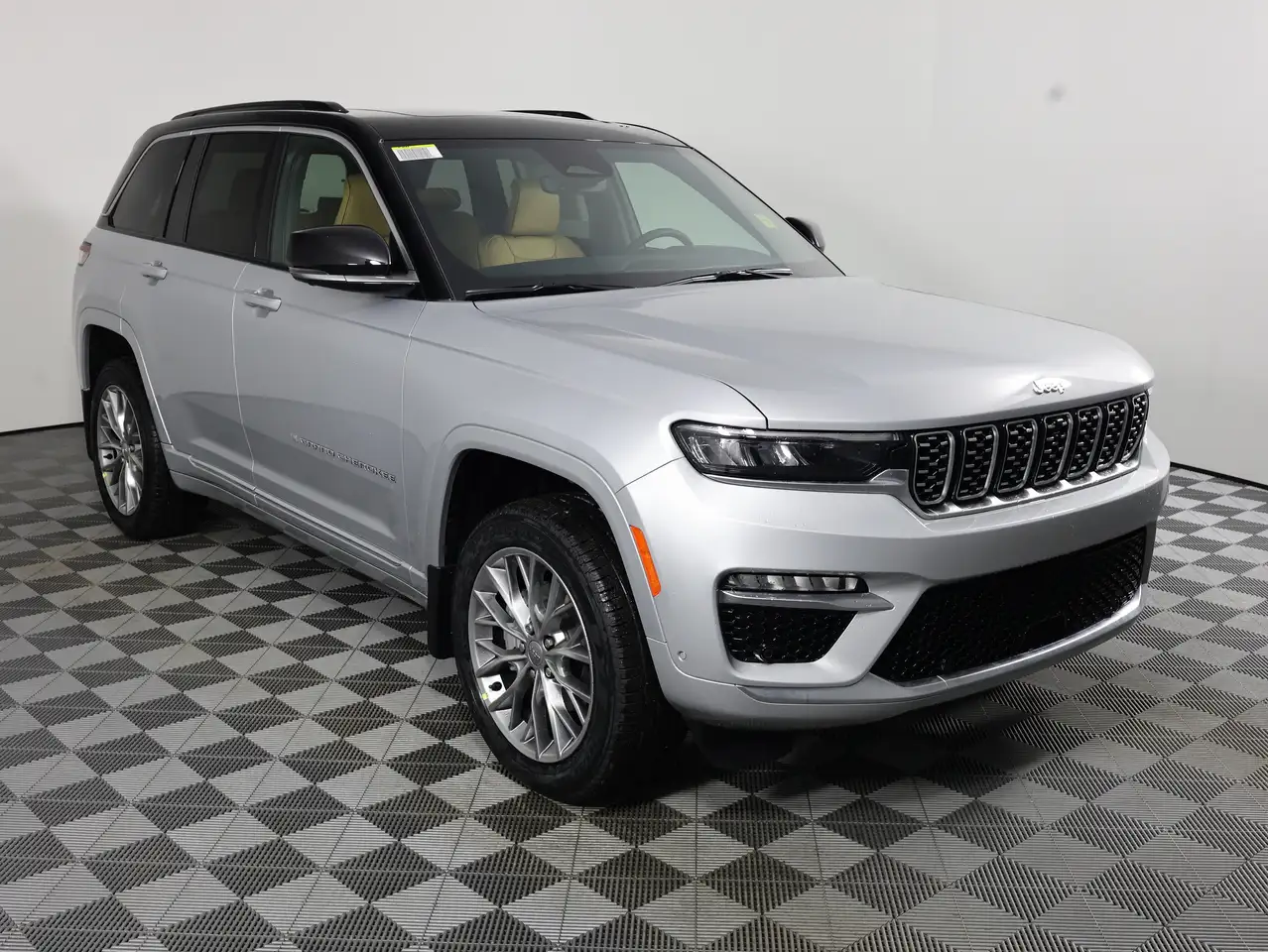 Jeep Grand Cherokee снимка Jeep Grand Cherokee