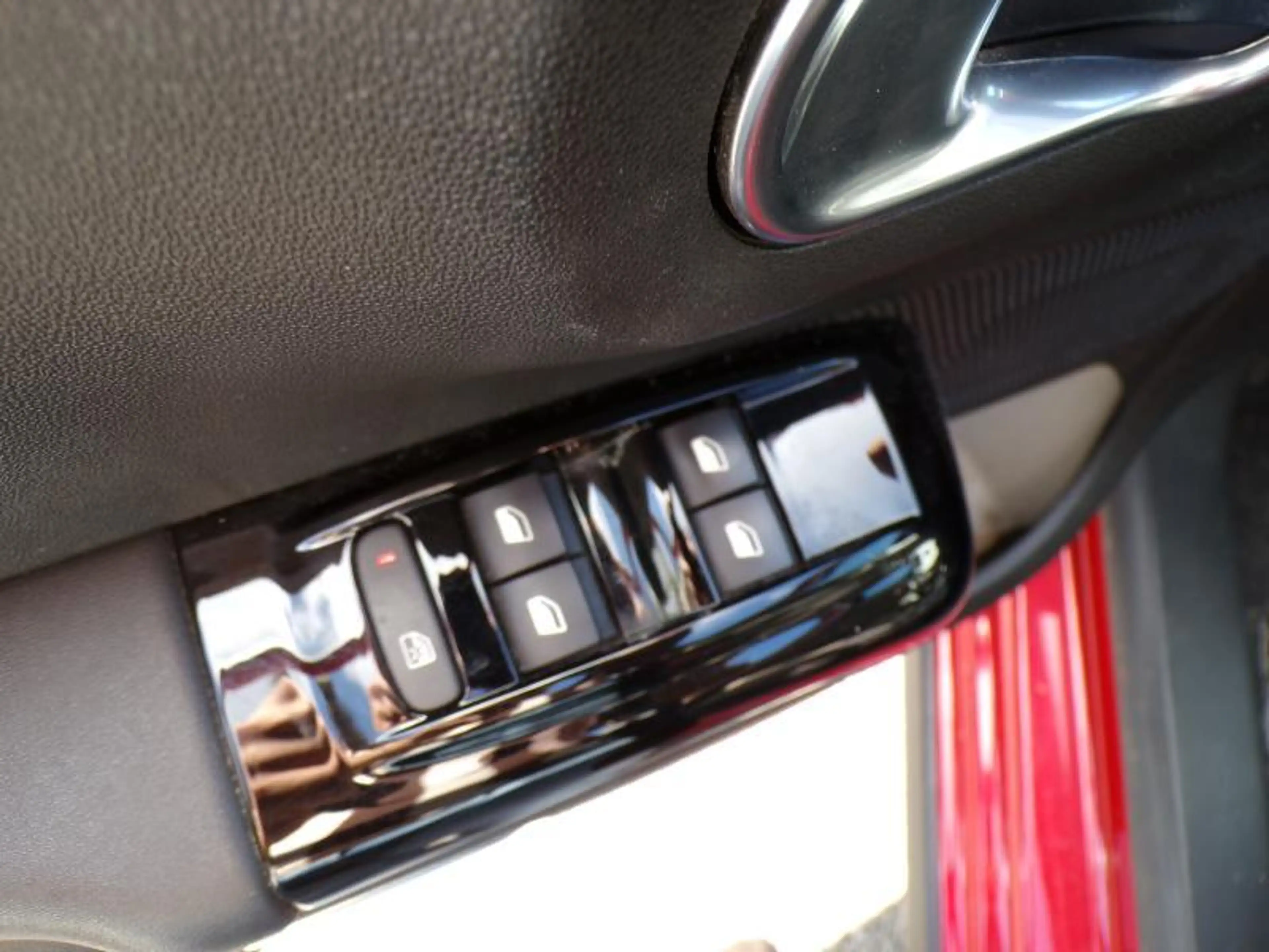 Citroen C3 1.2 110cv Automatique rouge 10/22 56572km Airco — photo 10