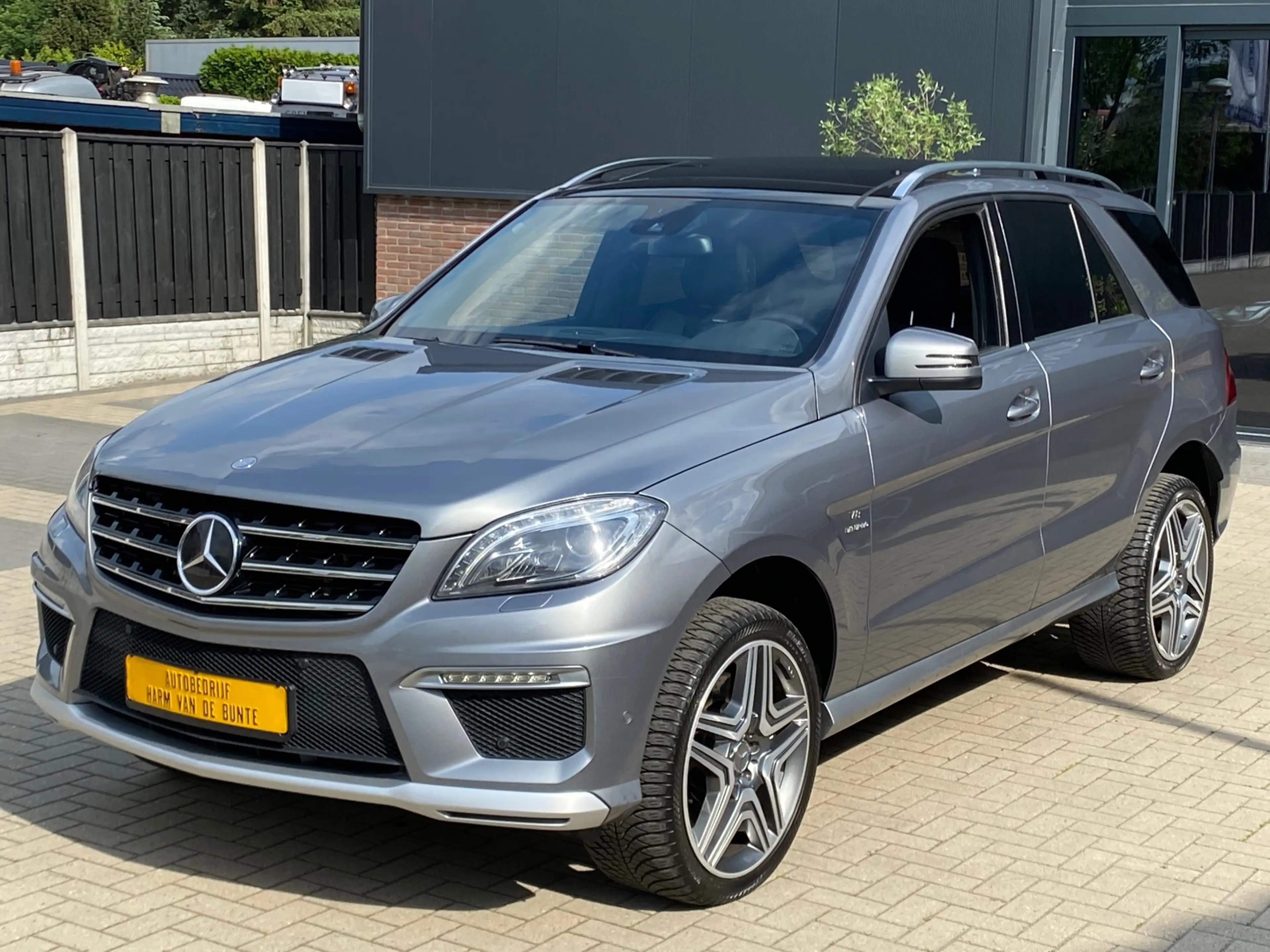 Mercedes-Benz ML 63 AMG M-klasse 525 PK NIEUWSTAAT PANO MEMORY CAMERA CRUI