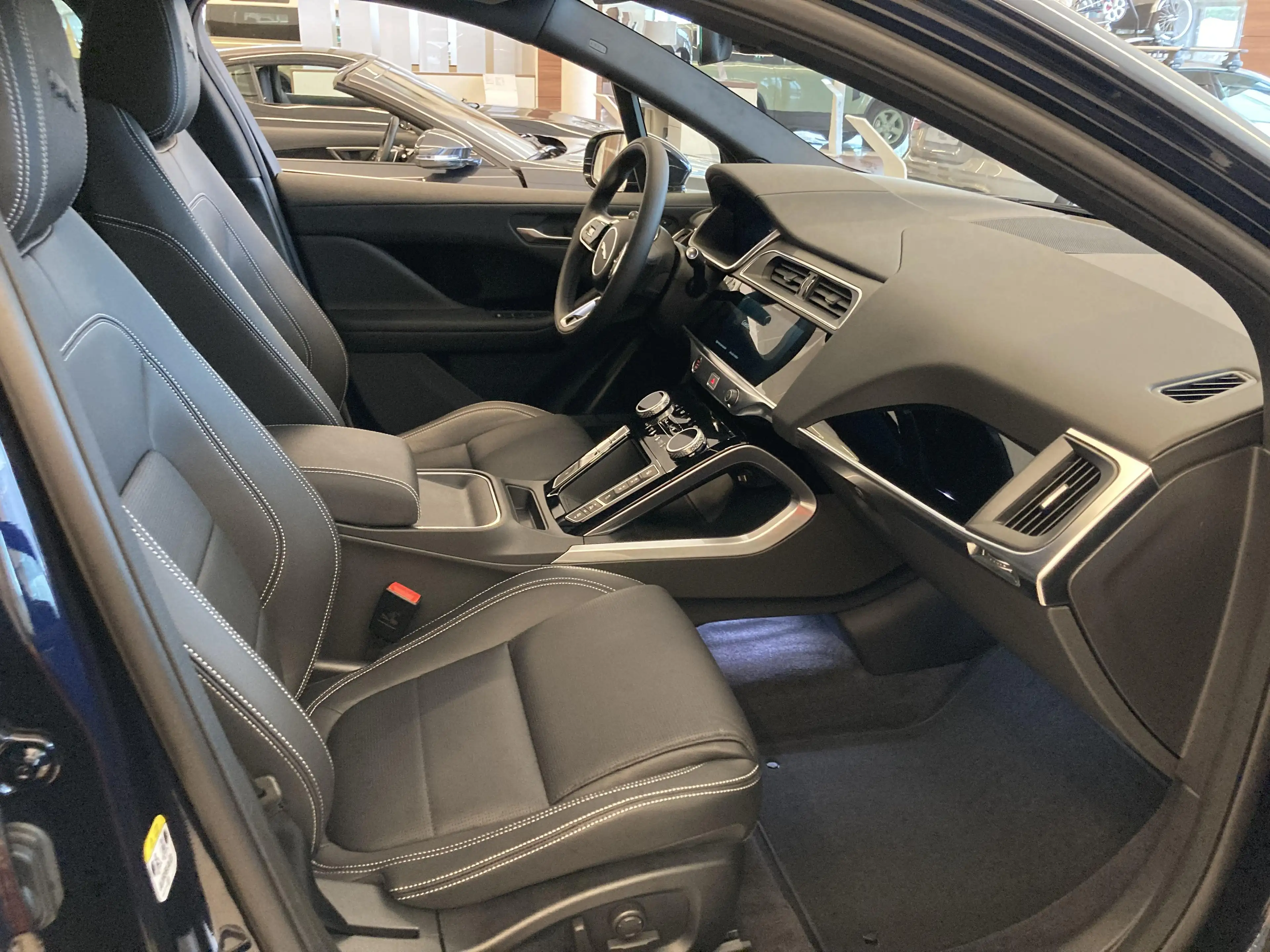 Jaguar I-Pace EV400 SE AWD Auto. 23MY — photo 3