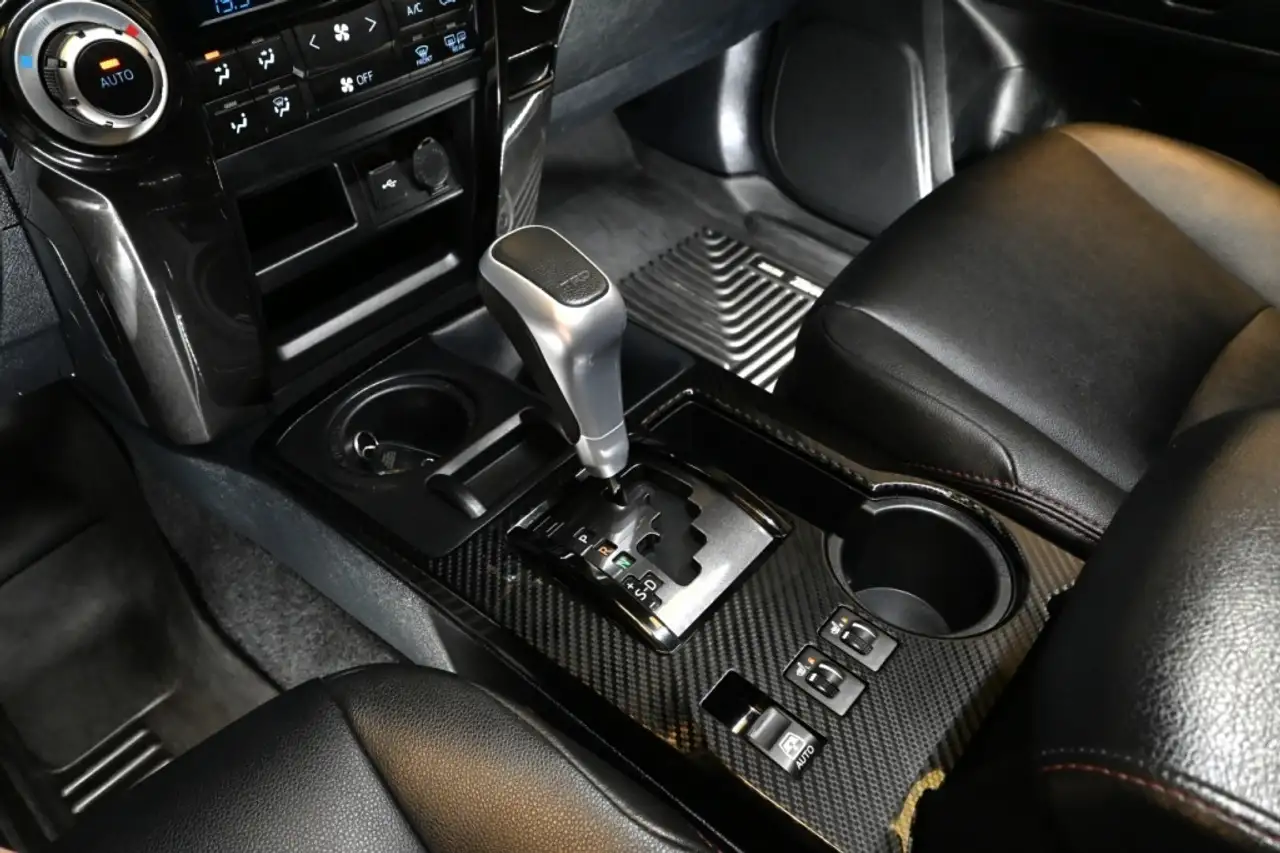 Toyota 4-Runner снимка Toyota 4-Runner