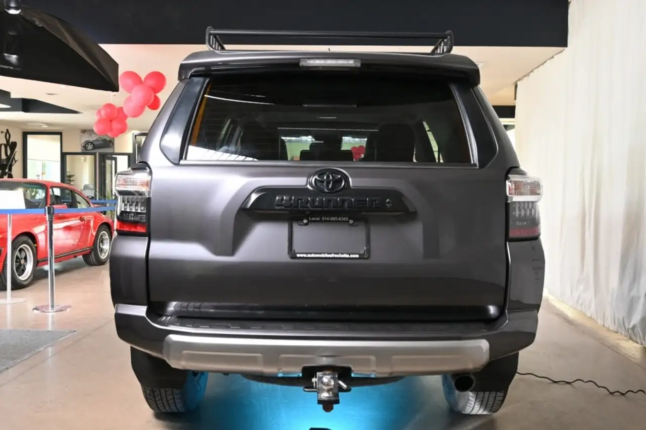 Toyota 4-Runner снимка Toyota 4-Runner