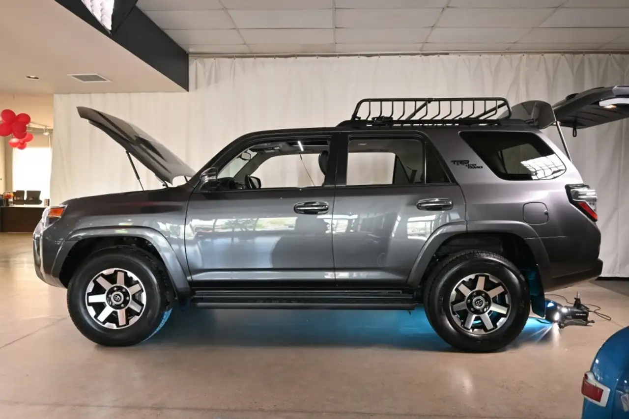 Toyota 4-Runner снимка Toyota 4-Runner
