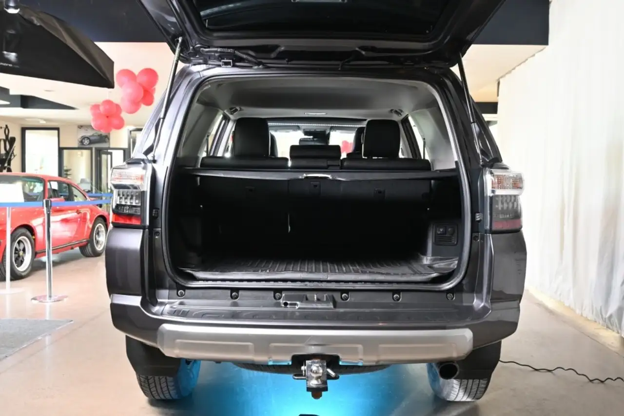 Toyota 4-Runner снимка Toyota 4-Runner