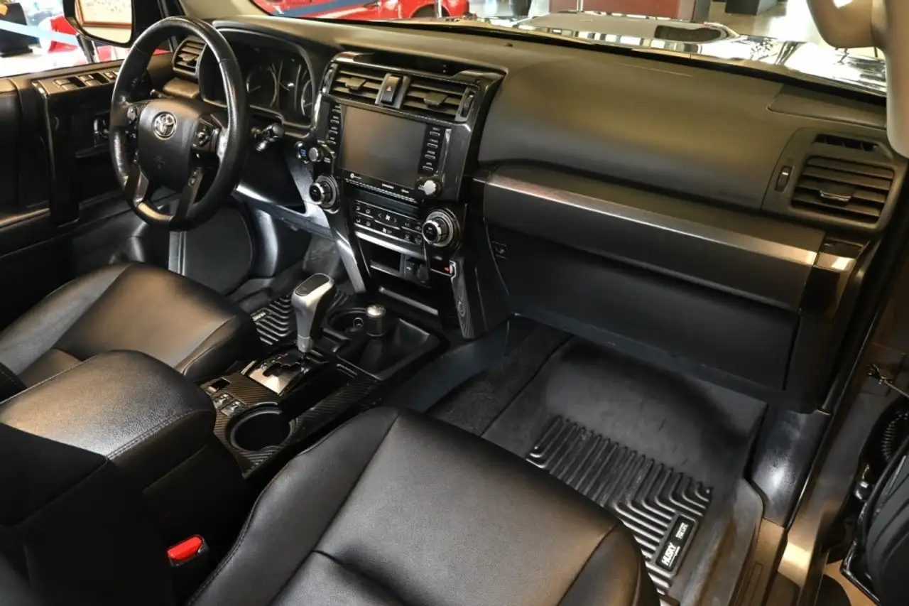 Toyota 4-Runner снимка Toyota 4-Runner